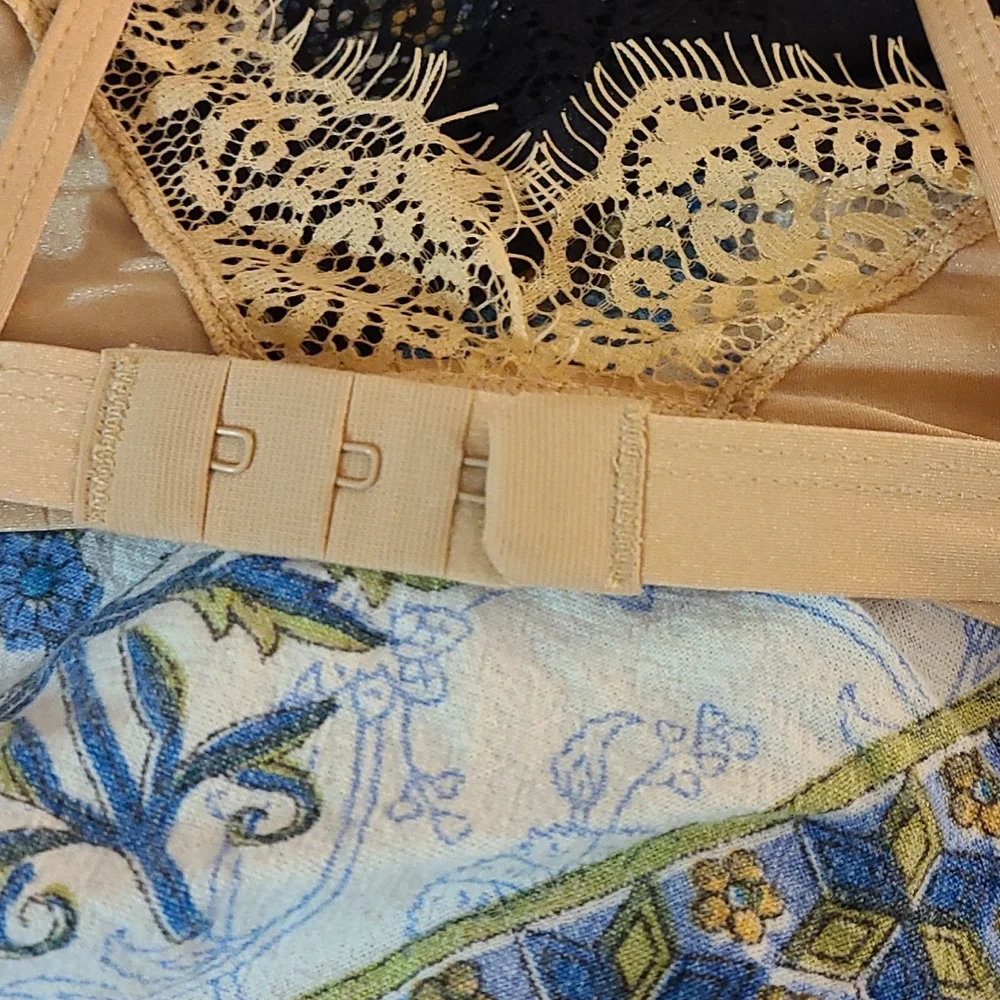 Bralettes - Picture 3 of 3